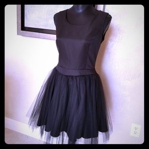 BLACK DRESS MESH RUFFLE new